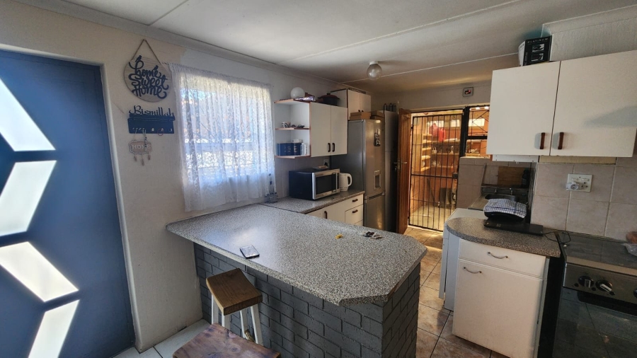 2 Bedroom Property for Sale in Portlands Western Cape